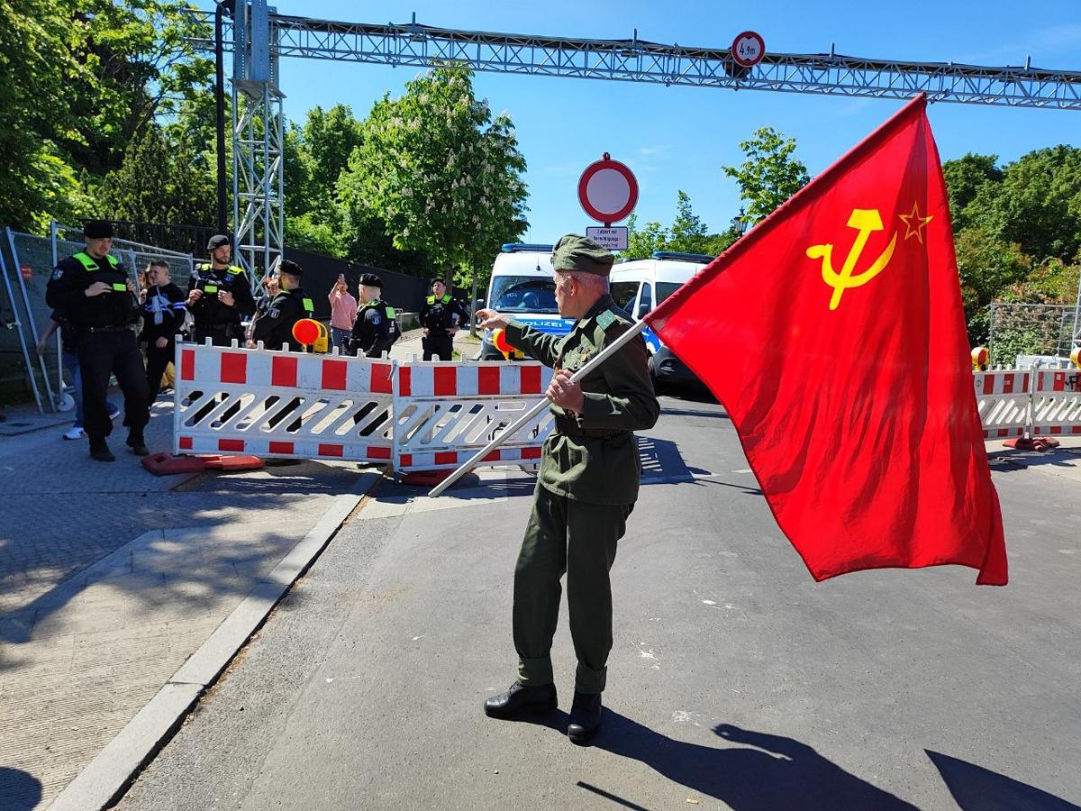 German CP - Soviet symbols