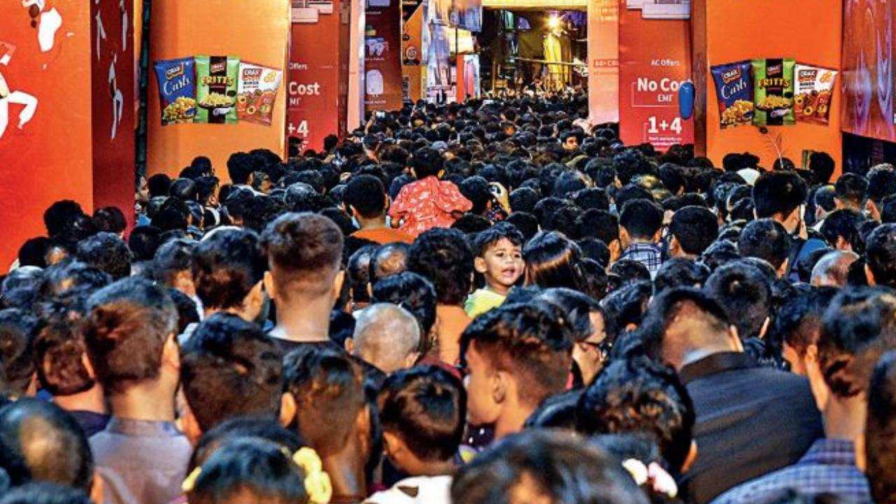 CPI(M) - attack on bookstalls and stampede